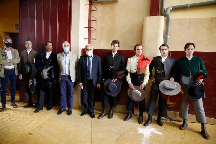 Los seis toreros de la Escuela antes del paseíllo en Alba de Tormes