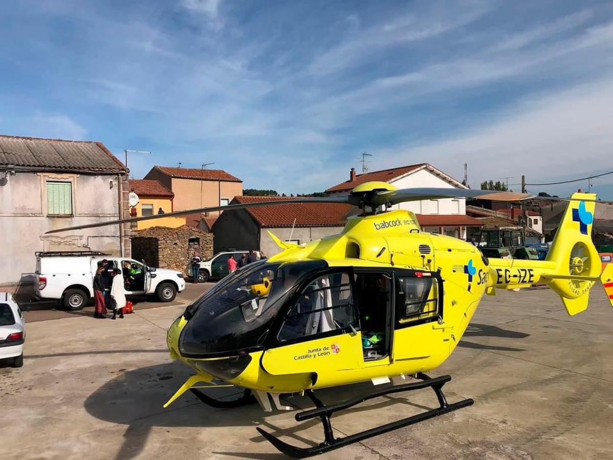 Helicóptero de Sacyl en el lugar.