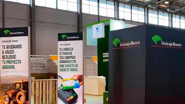 Estand de Unicaja Banco en Salamaq.