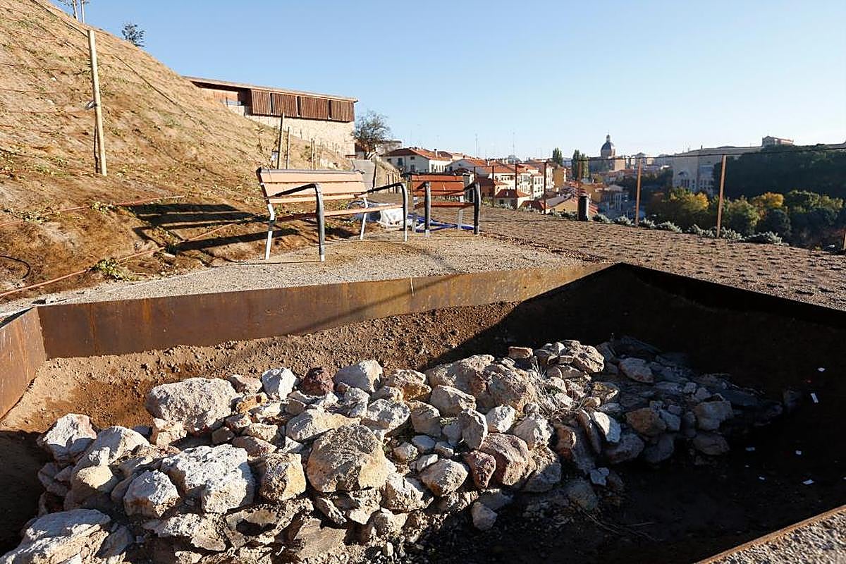 Uno de los restos históricos que se han integrado en el parque.
