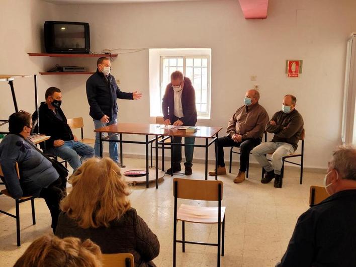 PP y PSOE echan al alcalde popular de Tenebrón por su “mala gestión”