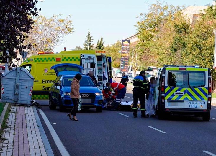 Momento en que el varón es atendido por el personal sanitario.