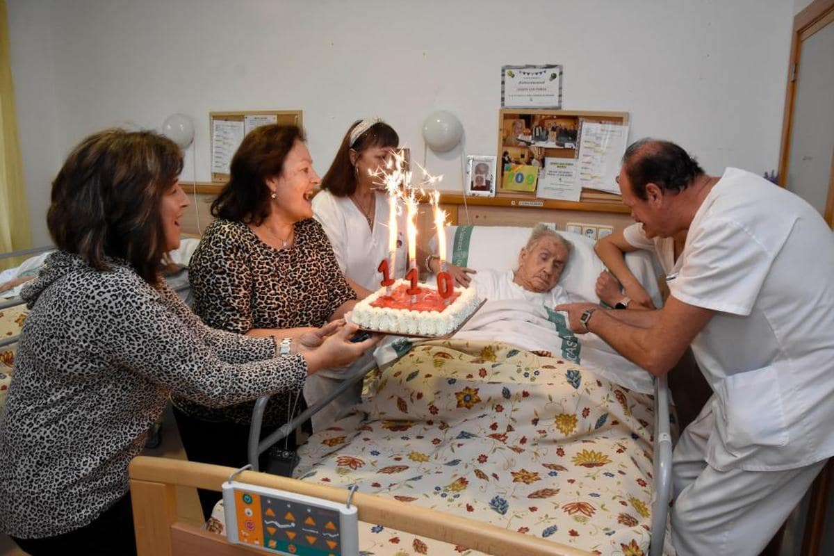 Josefa San Román el día de su 110 cumpleaños.