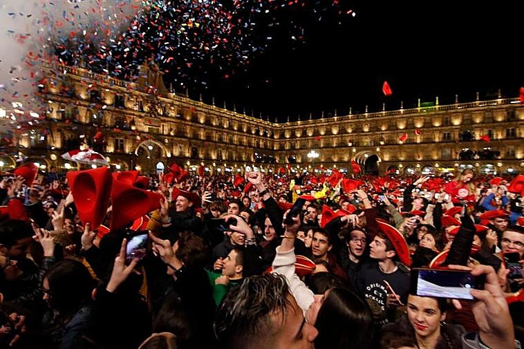 Celebración de la Nochevieja Universitaria en la Plaza Mayor