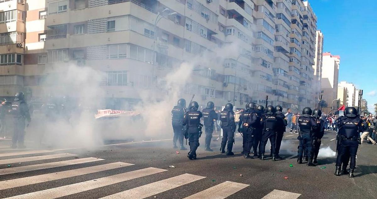 Disturbios durante la huelga del sector del metal en Cádiz