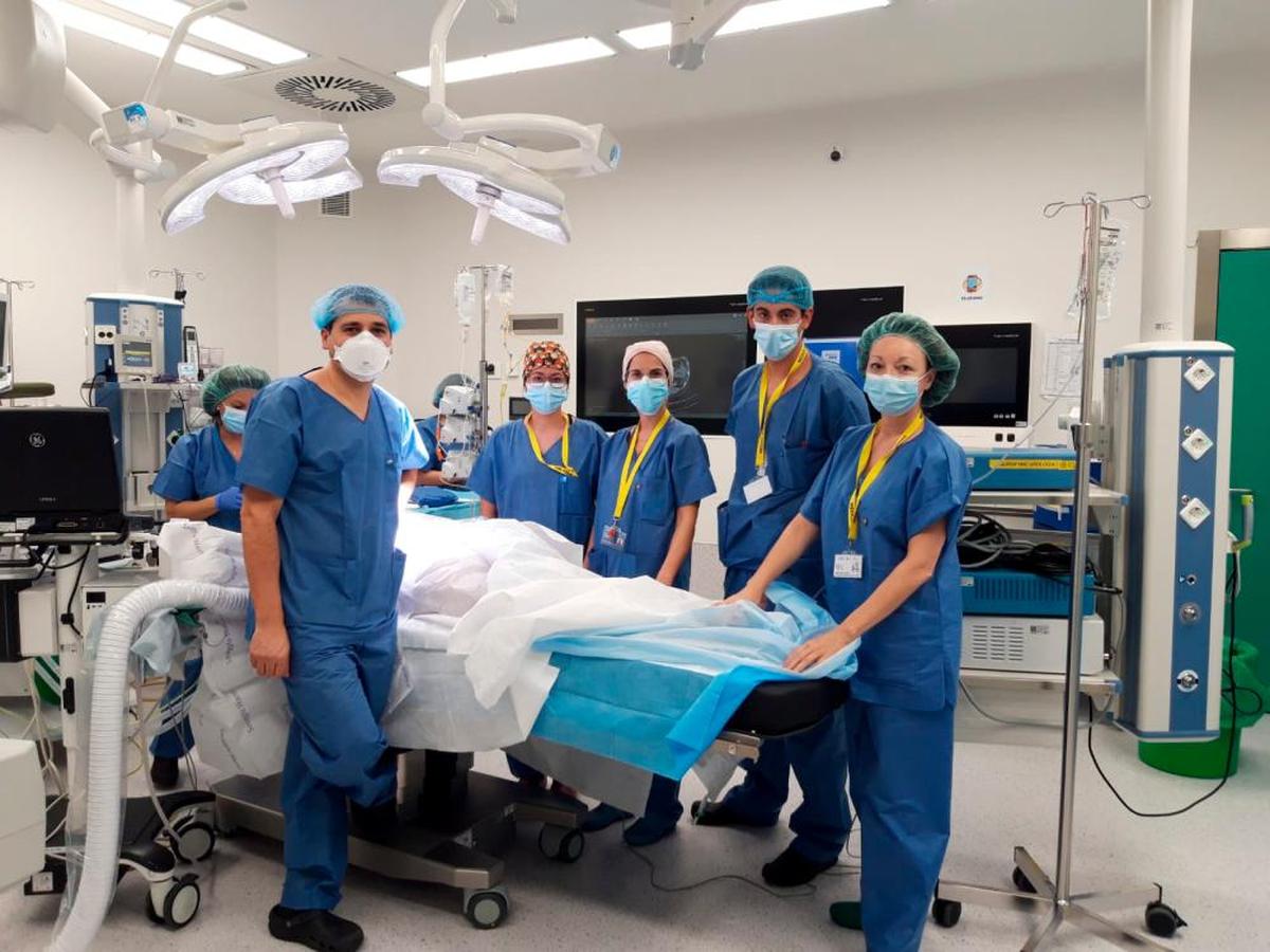 Inmaculada Delgado, Óscar Heredero, Andrea Gómez, Teresa Hernández, Francisco Gómez y Fernanda Lorenzo, parte del equipo de Urología.