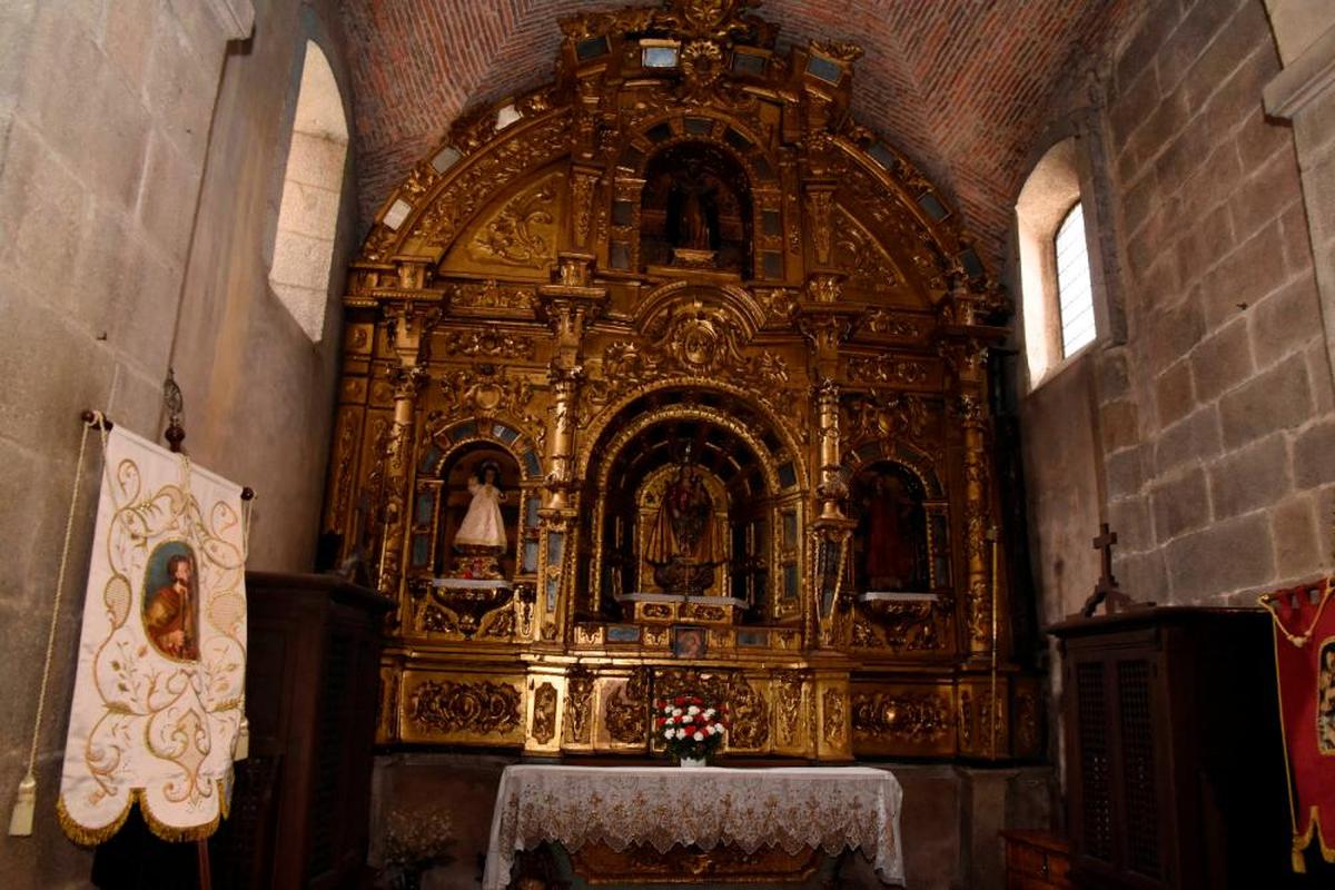 Retablo de la Virgen del Rosario, en la iglesia de La Alberca.