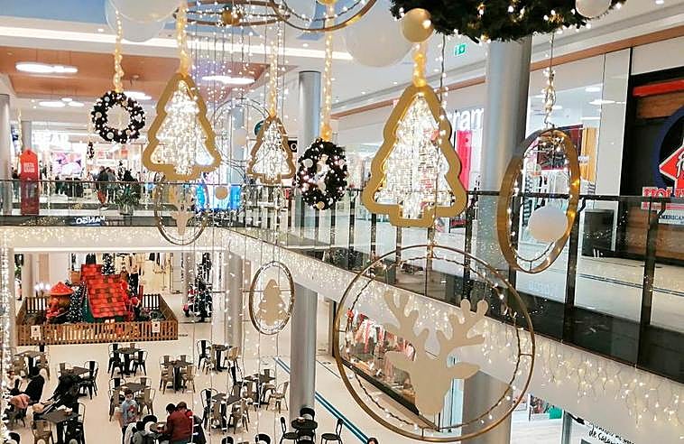 Espectacular decoración navideña del Centro Comercial El Tormes