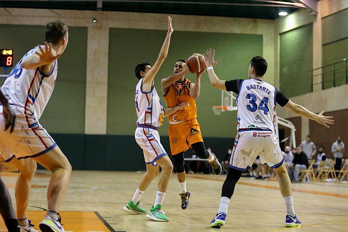 Primeros minutos de Douglas Mills con el Aquimisa Carbajosa