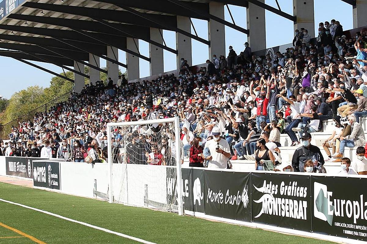 Aficionados del Unionistas en el Reina Sofía