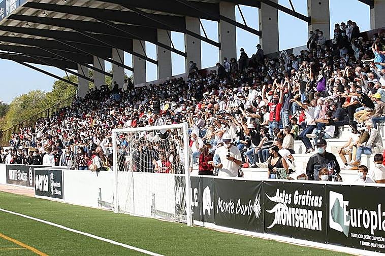Aficionados del Unionistas en el Reina Sofía