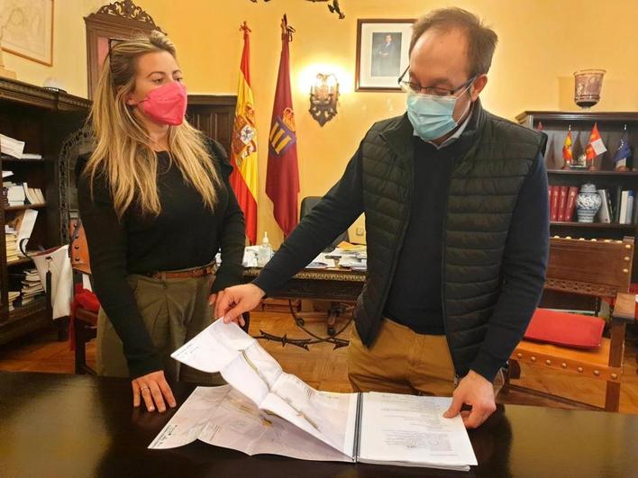 Laura Vicente y Marcos Iglesias presentaron el proyecto de creación de la “Vía Verde” de Ciudad Rodrigo