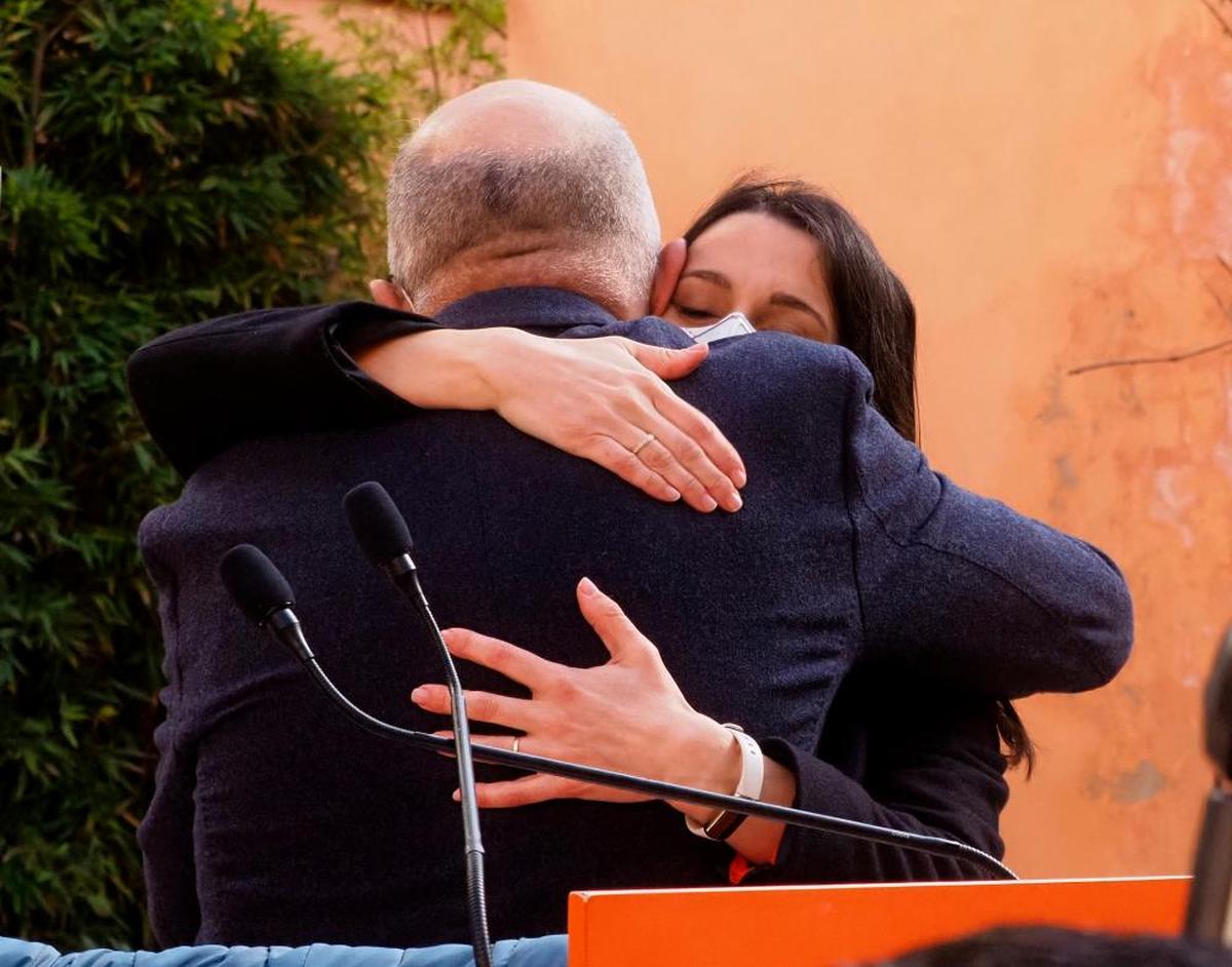 Arrimadas abraza al candidato de Ciudadanos a la Junta de Castilla y León, Franciso Igea