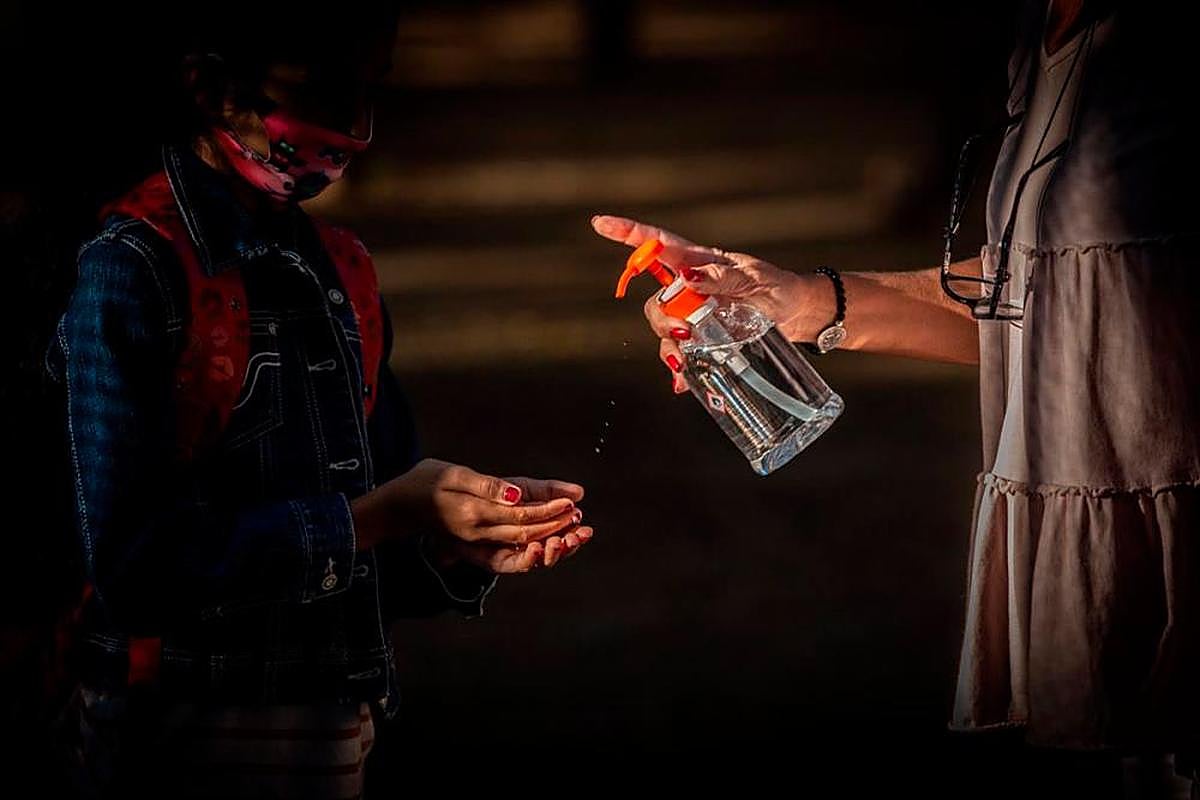 La variante ómicron aumenta la probabilidad de reinfección