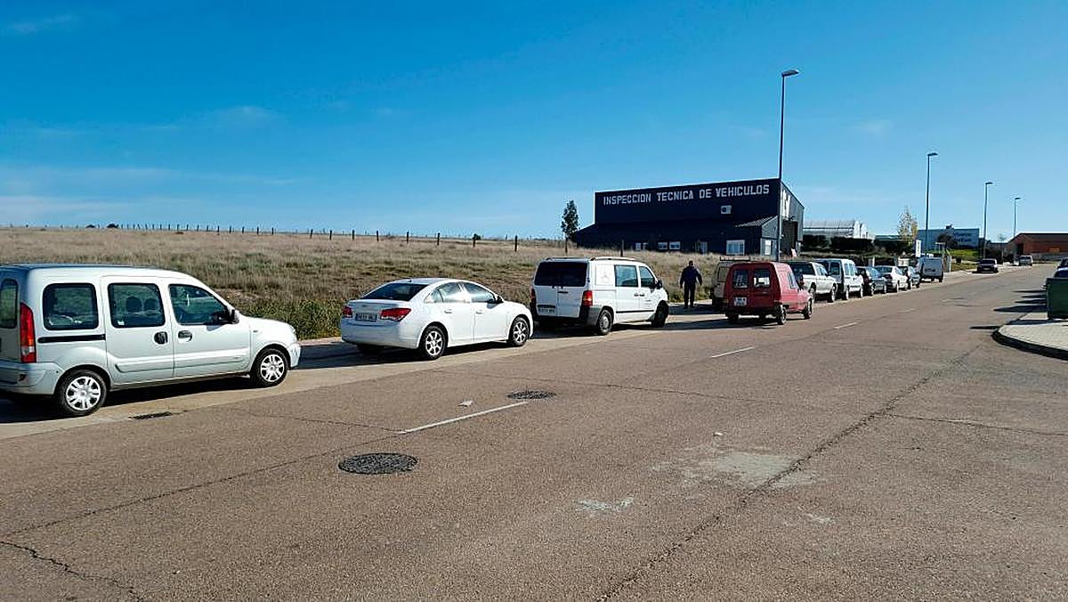 En ocasiones se han llegado a formar largas filas de vehículos en la estación de ITV de Vitigudino.