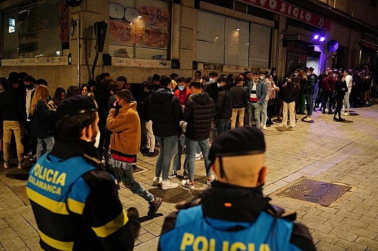 Agentes de la Policía Local en Salamanca.