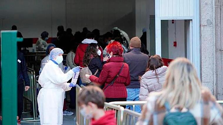 Cribado de test de antígenos en el SUAP de la calle Valencia.