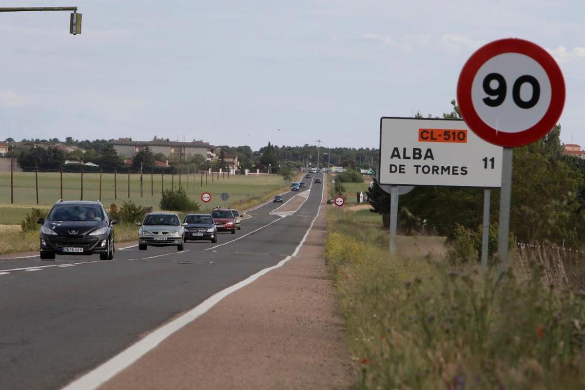 Tramo de la CL-510 entre Salamanca y Alba de Tormes