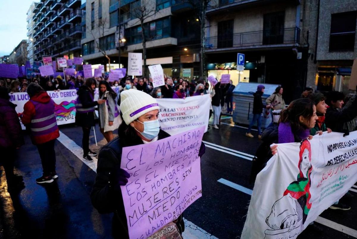 La manifestación del 8-M reivindica en Salamanca que no cese la lucha por  los derechos de las mujeres | La Gaceta de Salamanca