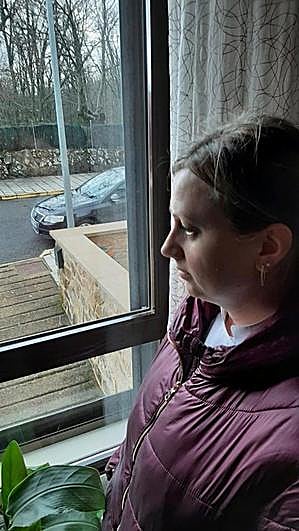 Halyna mantiene contacto diario desde La Alberca con su madre y su hermana, en Ucrania.