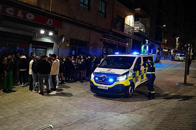 La Policía local en una intervención en la zona de Bermejeros