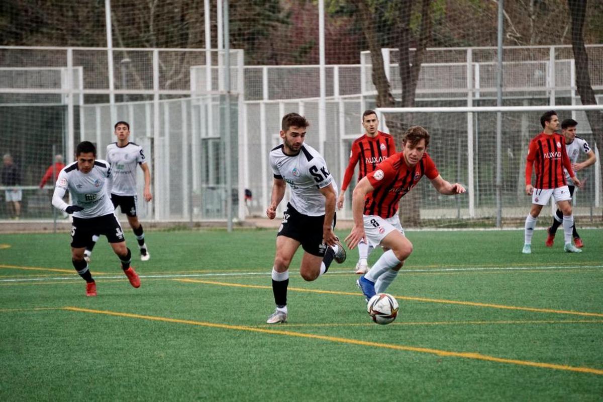 Un instante del encuentro entre la Unión Adarve y el Salamanca UDS.