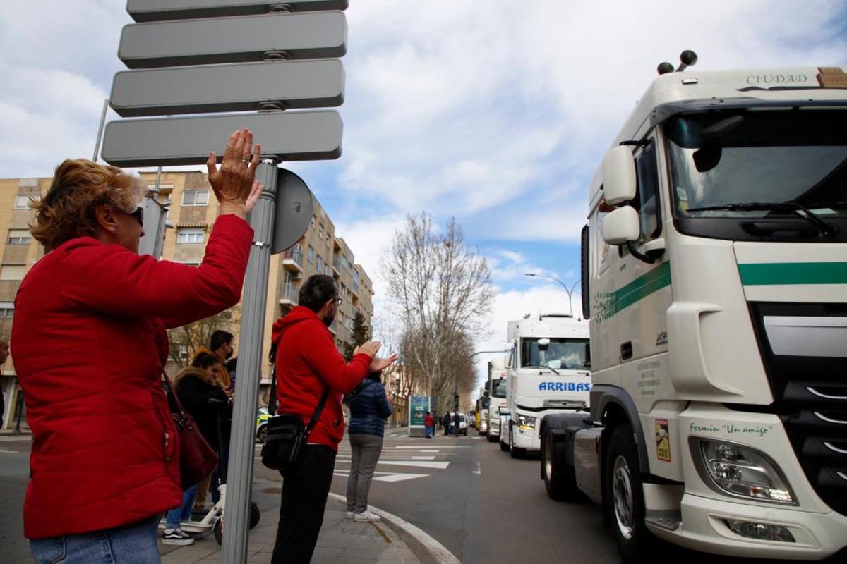 Un instante de la marcha de transportistas