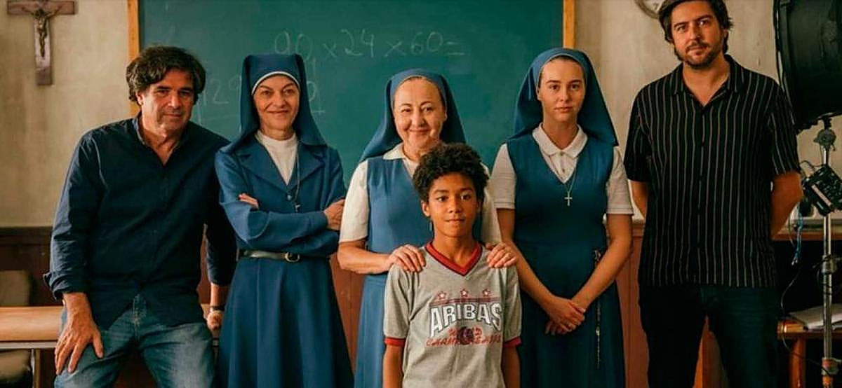 Fernando Bovaira, Nuria González, Carmen Machi, Paula Usero, Roberto Bueso y el niño Dairon Tallón.