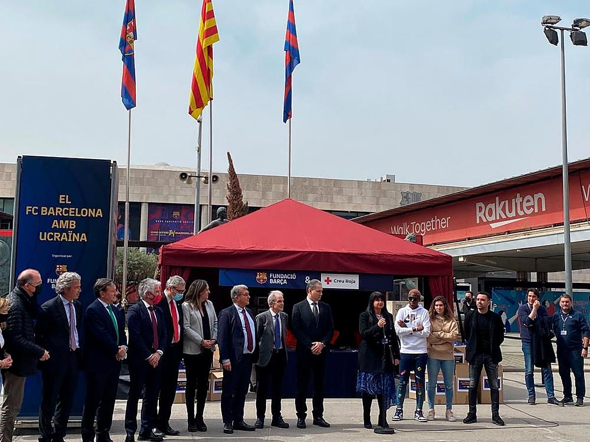 Acto de recogida de alimentos en el Camp Nou
