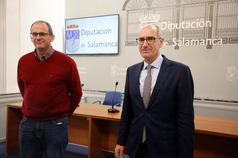 Antonio Luis Sánchez y Javier Iglesias durante la presentación del Plan de Empleo Municipal