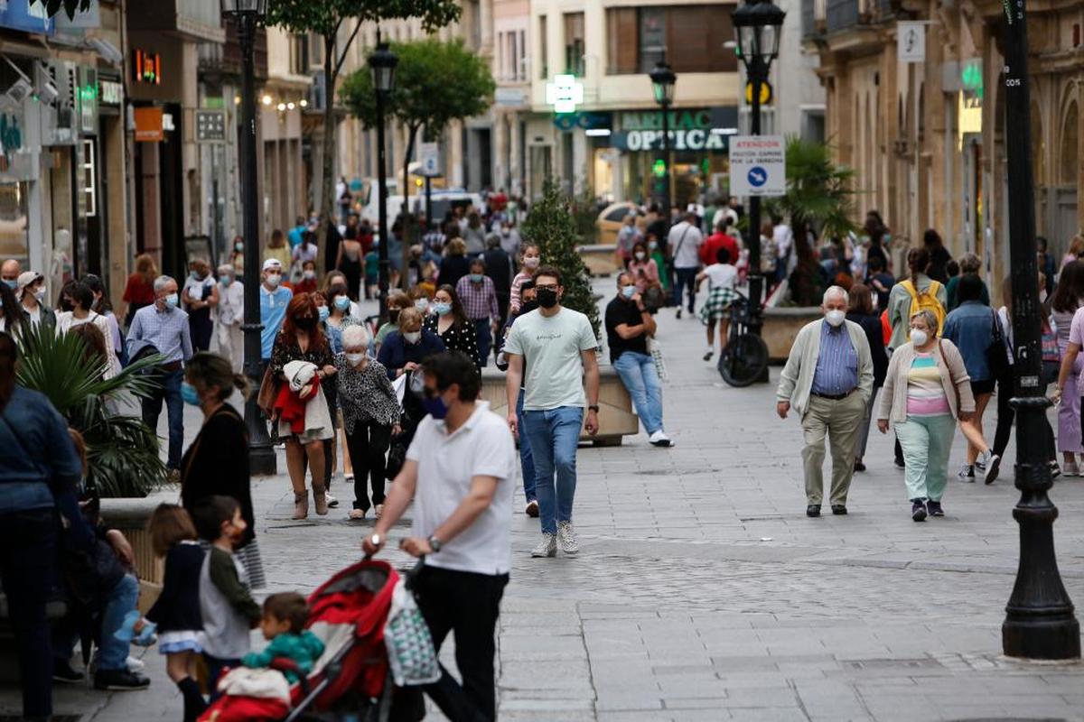 Calle Toro, una de las vías más comerciales de Salamanca.