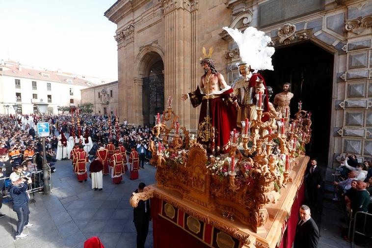 Nuestro Padre Jesús Despojado a su salida.