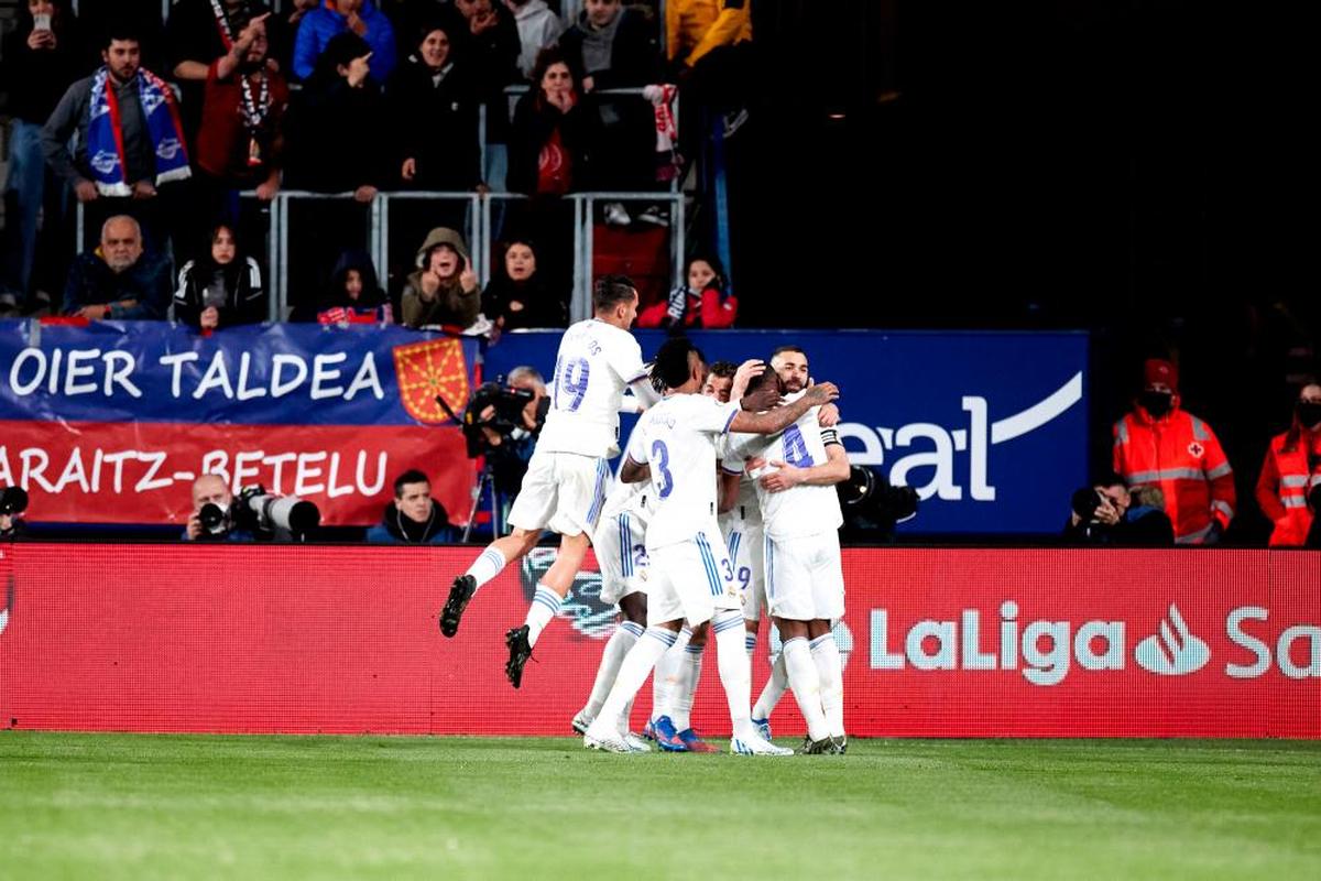 Los jugadores del Real Madrid celebran uno de sus goles