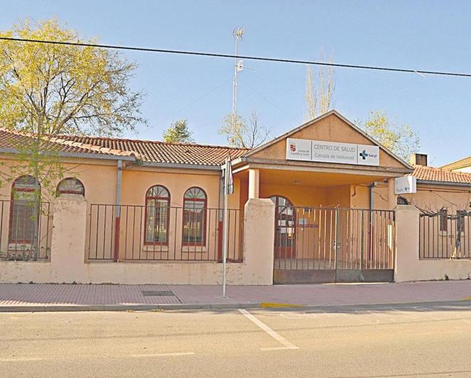 El antiguo centro de salud y el arreglo del acceso al mirador