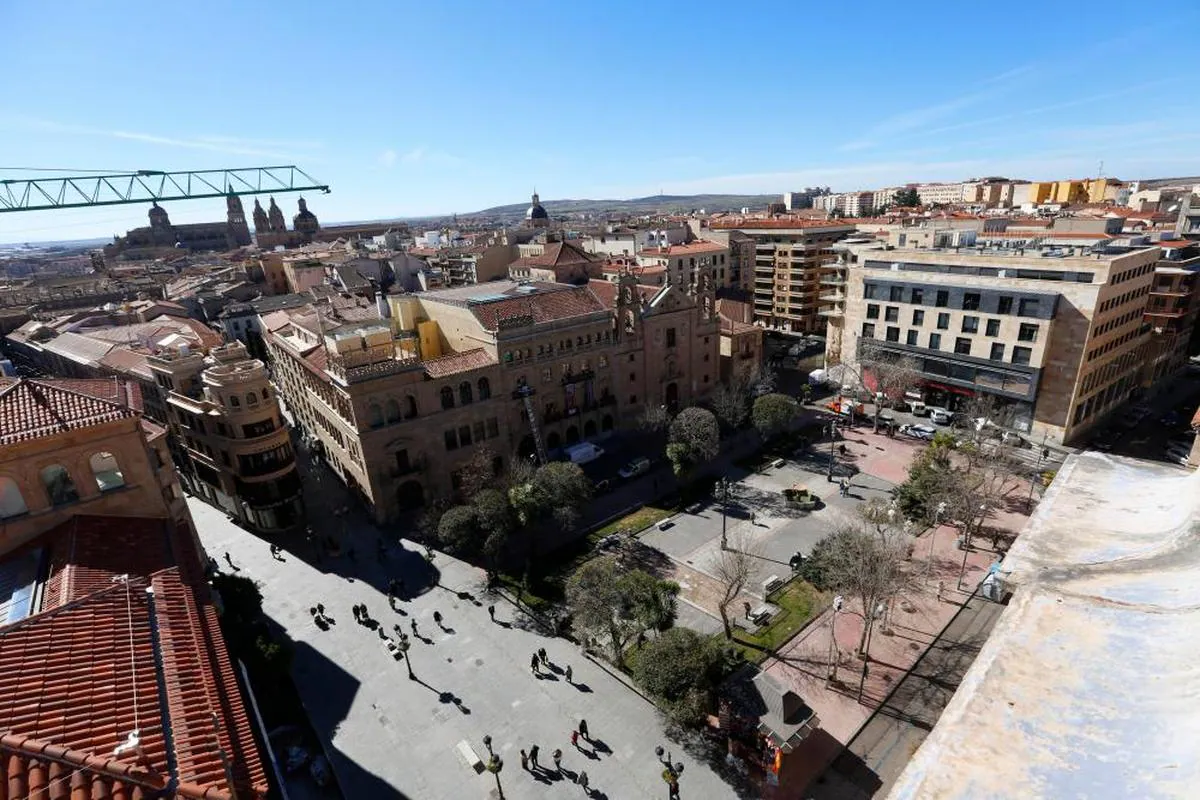 Vista aérea de la plaza de los Bandos desde uno de los edificios cercanos