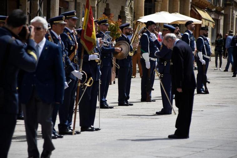 Luis Ruiz jurando la bandera en Ciudad Rodrigo