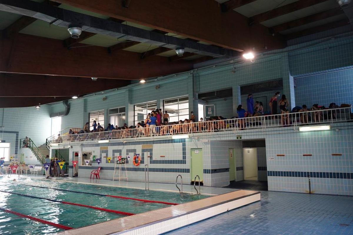 Instalaciones de la piscina municipal de la Alamedilla en una reciente competición