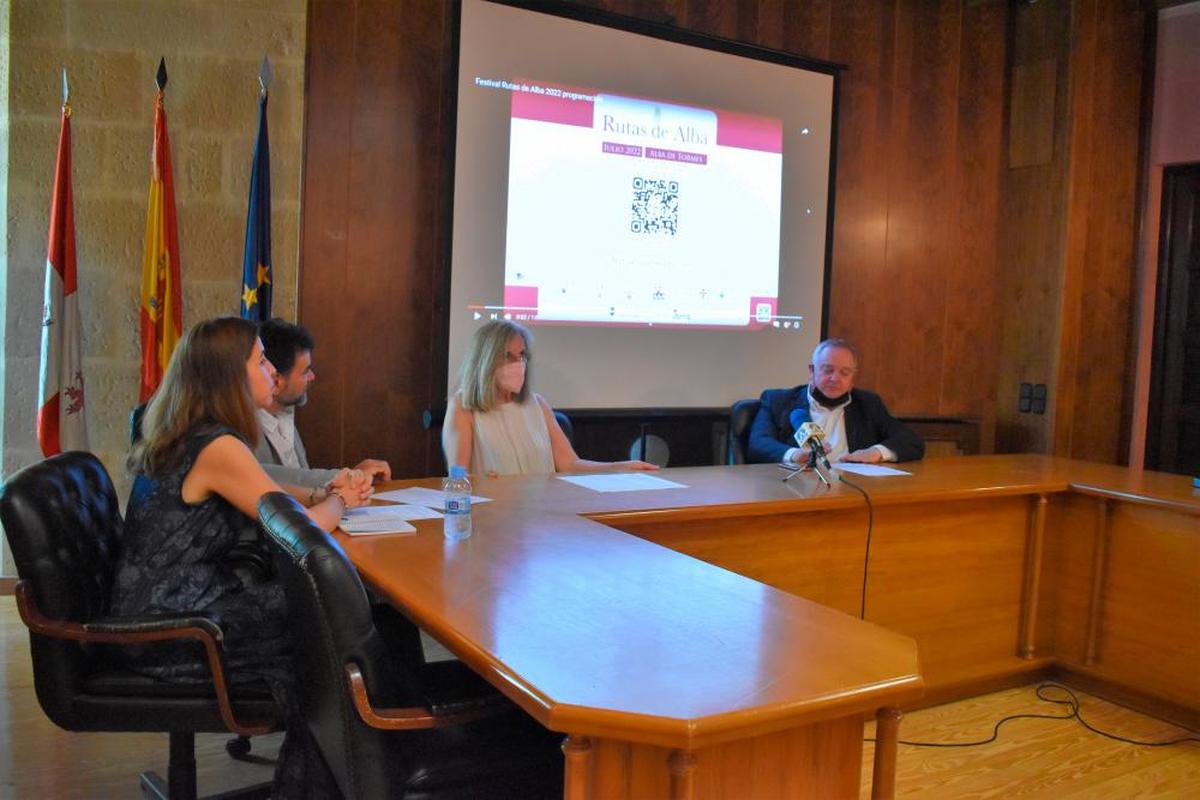 Diana Fernández, Ángel Caro, Concepción Miguélez y Mario Vercher.