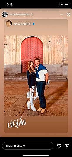 Nicole Kimpel y Antonio Banderas, frente a la Catedral de Salamanca
