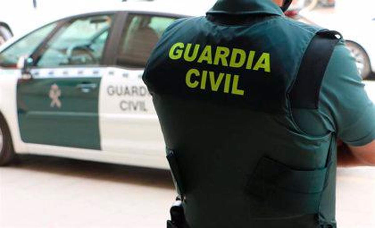 Una patrulla de la Guardia Civil, encargada del caso.