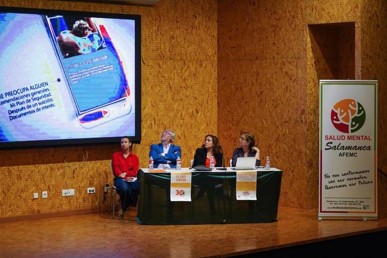 Expertos y testimonios, en la mesa organizada por Salud Mental Salamanca