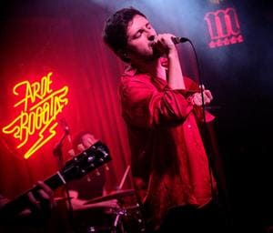 Arde Bogotá lanza Cariño, un nuevo adelanto de su inminente álbum debut -  Sony Music España