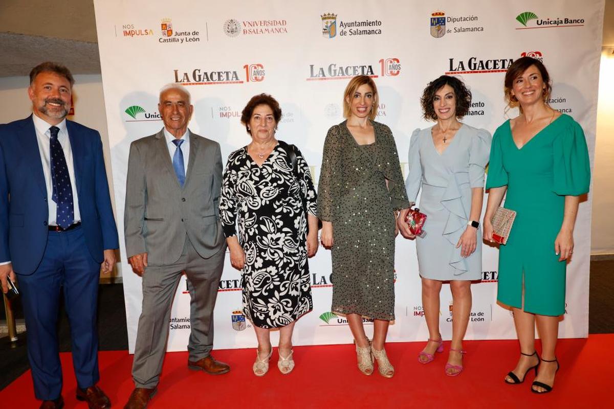 Jesús Carballares, Narciso Crespo, Mercedes Villoria, Ana Crespo, Beatriz Crespo y Mónica Ponte.