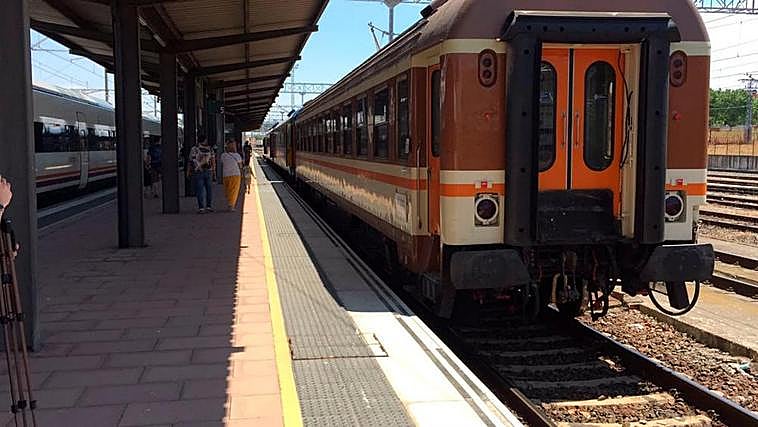 El tren entrando a la estación de Salamanca