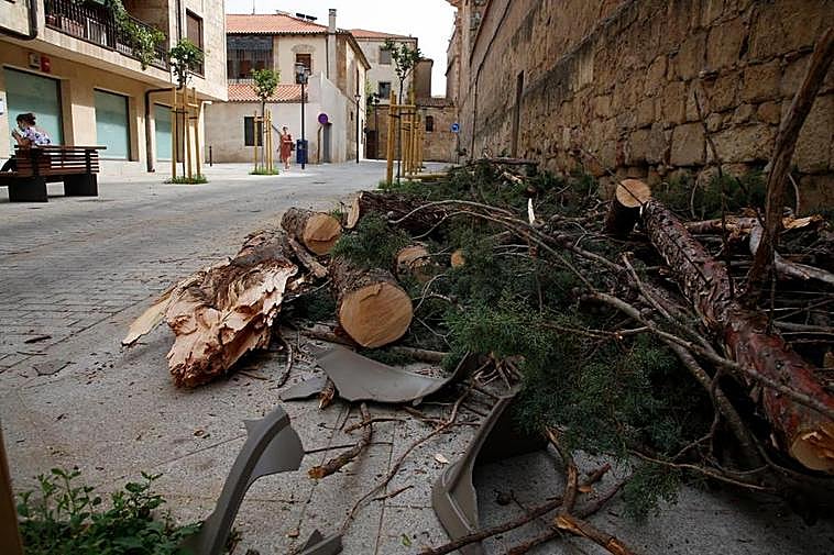 El 112 atiende cerca de 50 llamadas en 45 minutos por las tormentas registradas en Salamanca y Villamayor