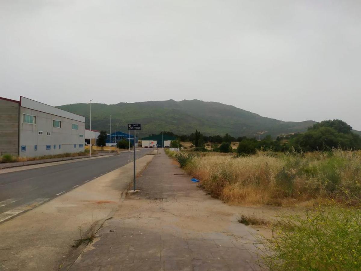 Imagen de una de las once parcelas disponibles en el polígono industrial de Béjar.