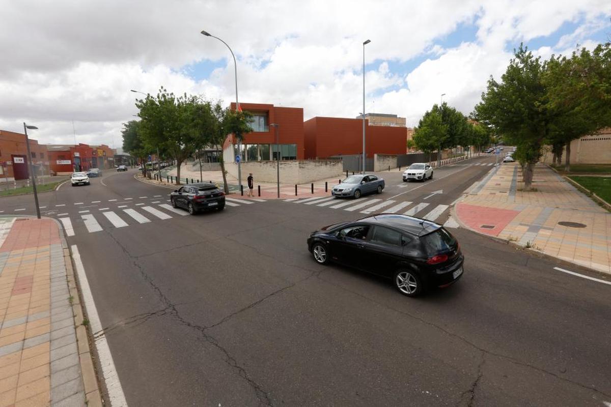 Cruce de la avenida de la Aldehuela en el que se proyecta la glorieta.