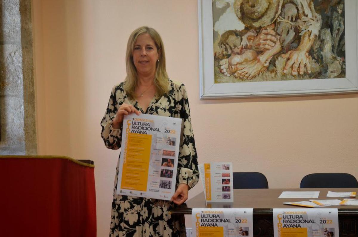 La teniente de alcalde Beatriz Jorge, ayer durante la presentación de las Jornadas de Cultura Rayana