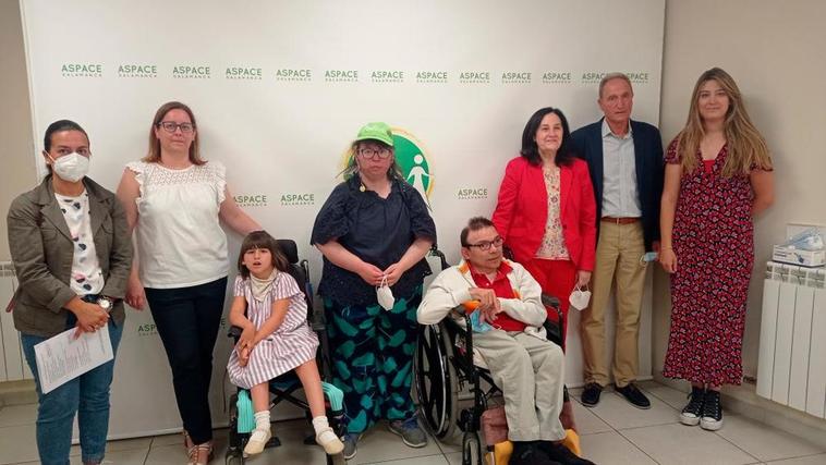 Laura Marcos, María Maestre, Carlota, Carmen, Pedro, Patro Rodríguez, Moisés Muñoz y Sara González