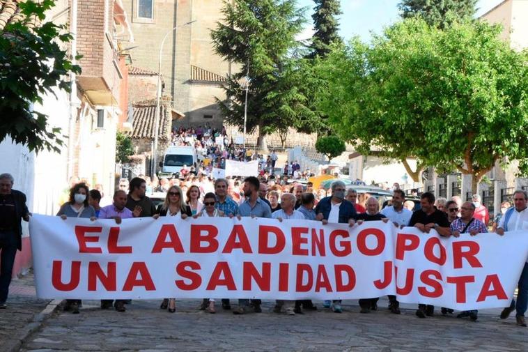 Más de 2.500 personas de la comarca de El Abadengo se manifestaron en Lumbrales el día 4 de junio.